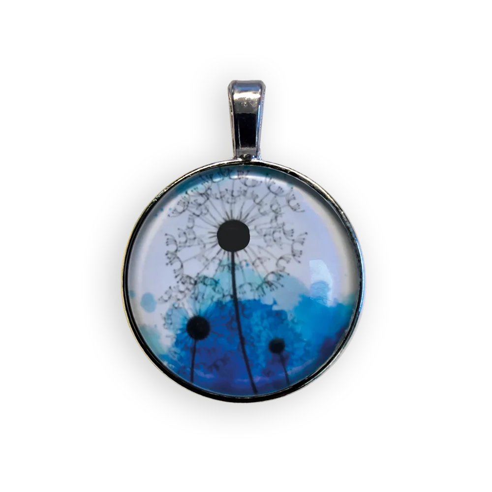 Amulette mit Motiven oder Halbedelsteinen image